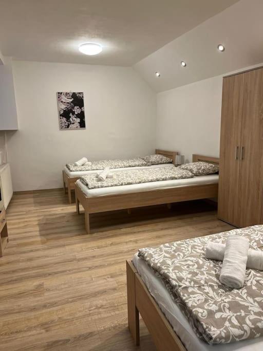 Apartamento Bada Bing Plaza Bratislava Exterior foto